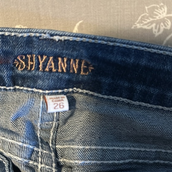 SHYANNE MID RISE JEANS SHORTS - Picture 6 of 9